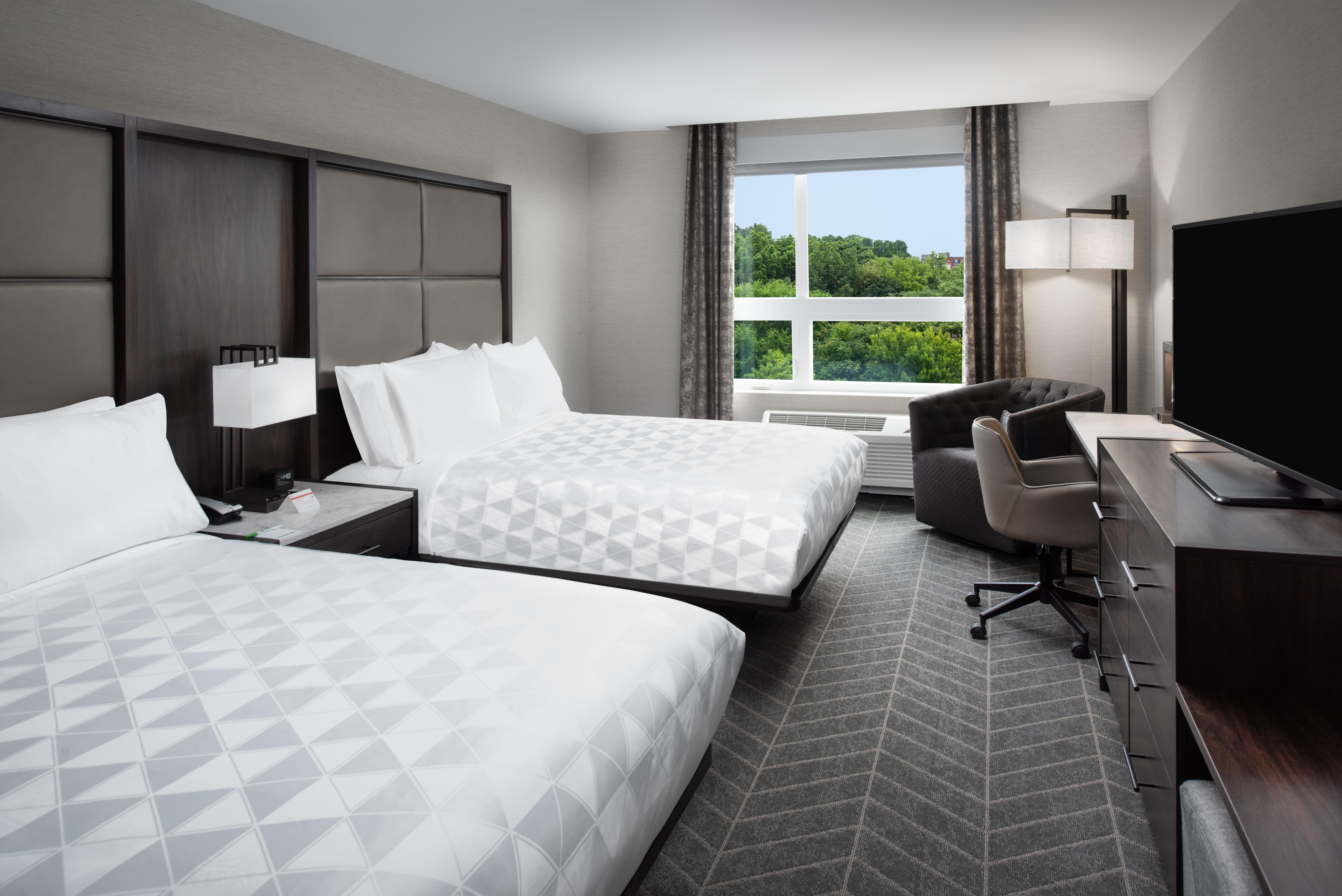 Holiday Inn Boston Logan Airport - Chelsea By Ihg Exterior photo