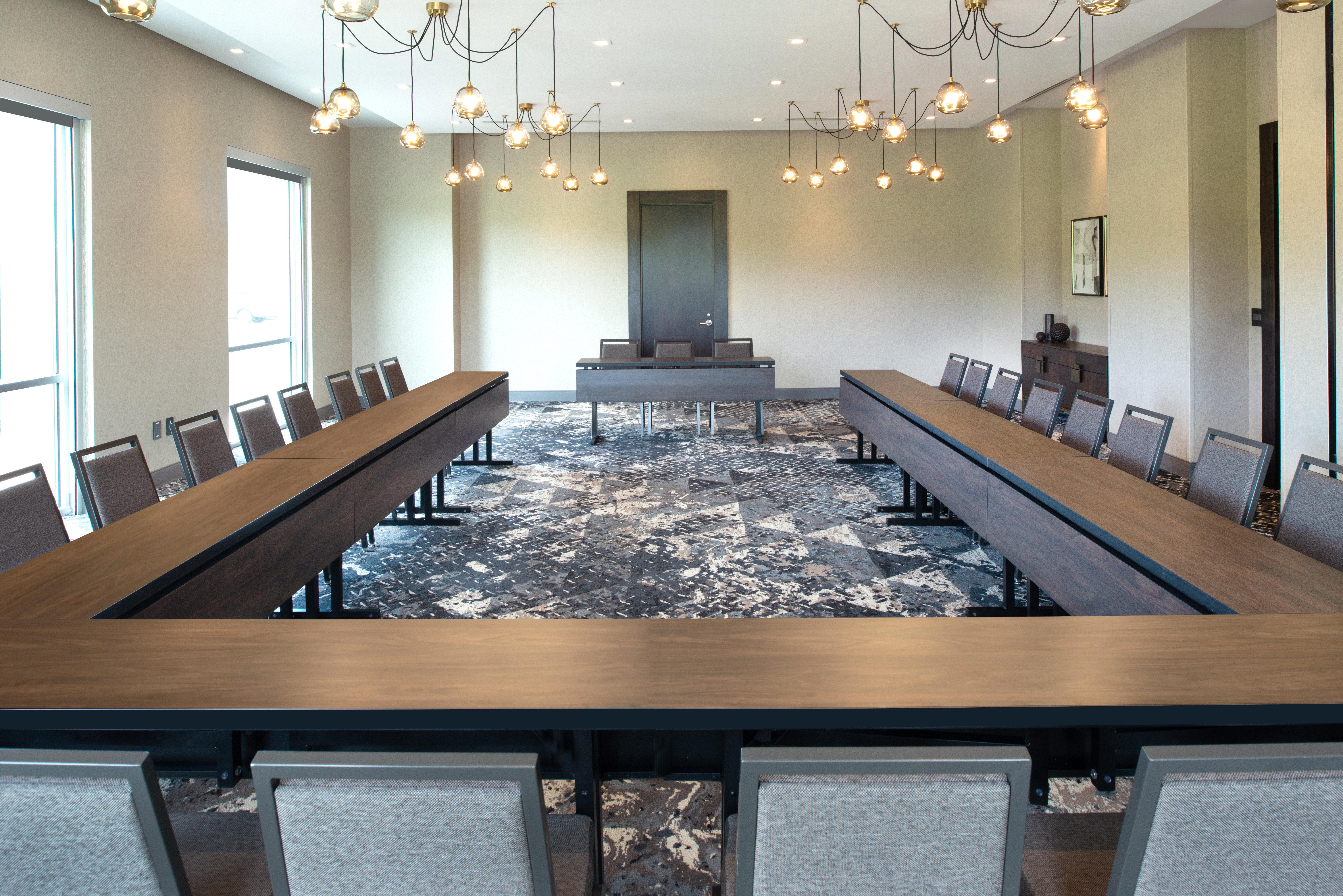 Holiday Inn Boston Logan Airport - Chelsea By Ihg Exterior photo