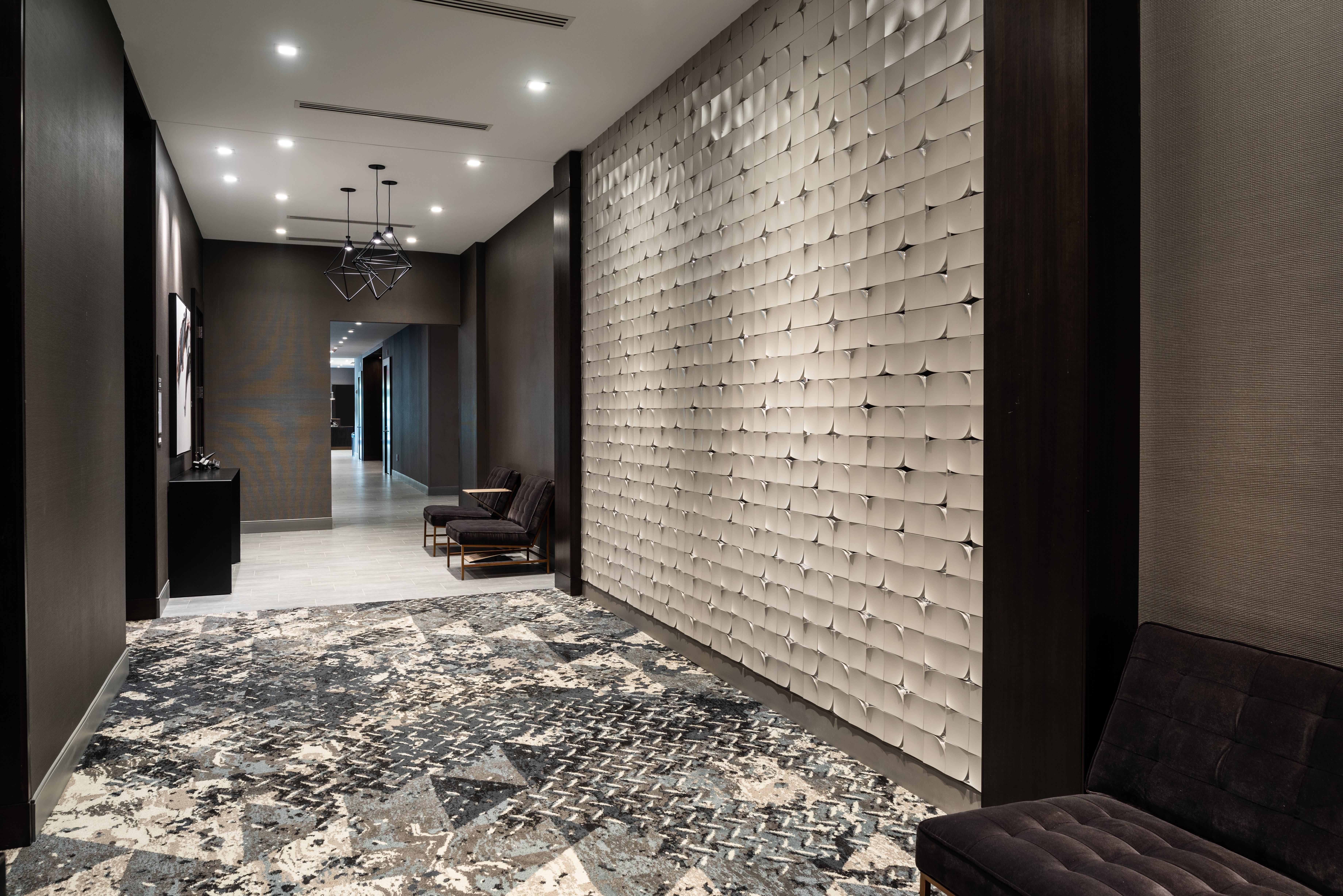 Holiday Inn Boston Logan Airport - Chelsea By Ihg Exterior photo