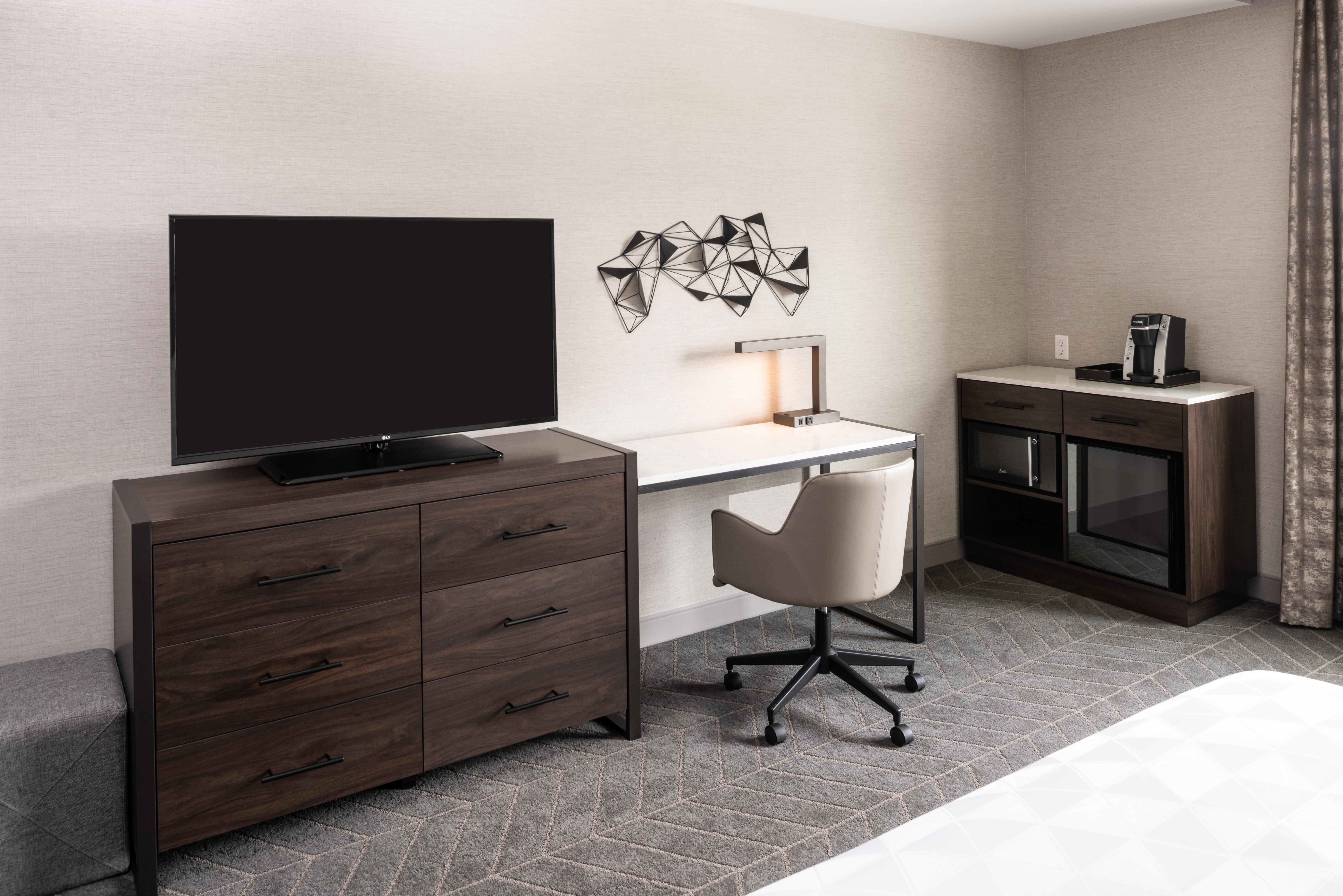 Holiday Inn Boston Logan Airport - Chelsea By Ihg Exterior photo
