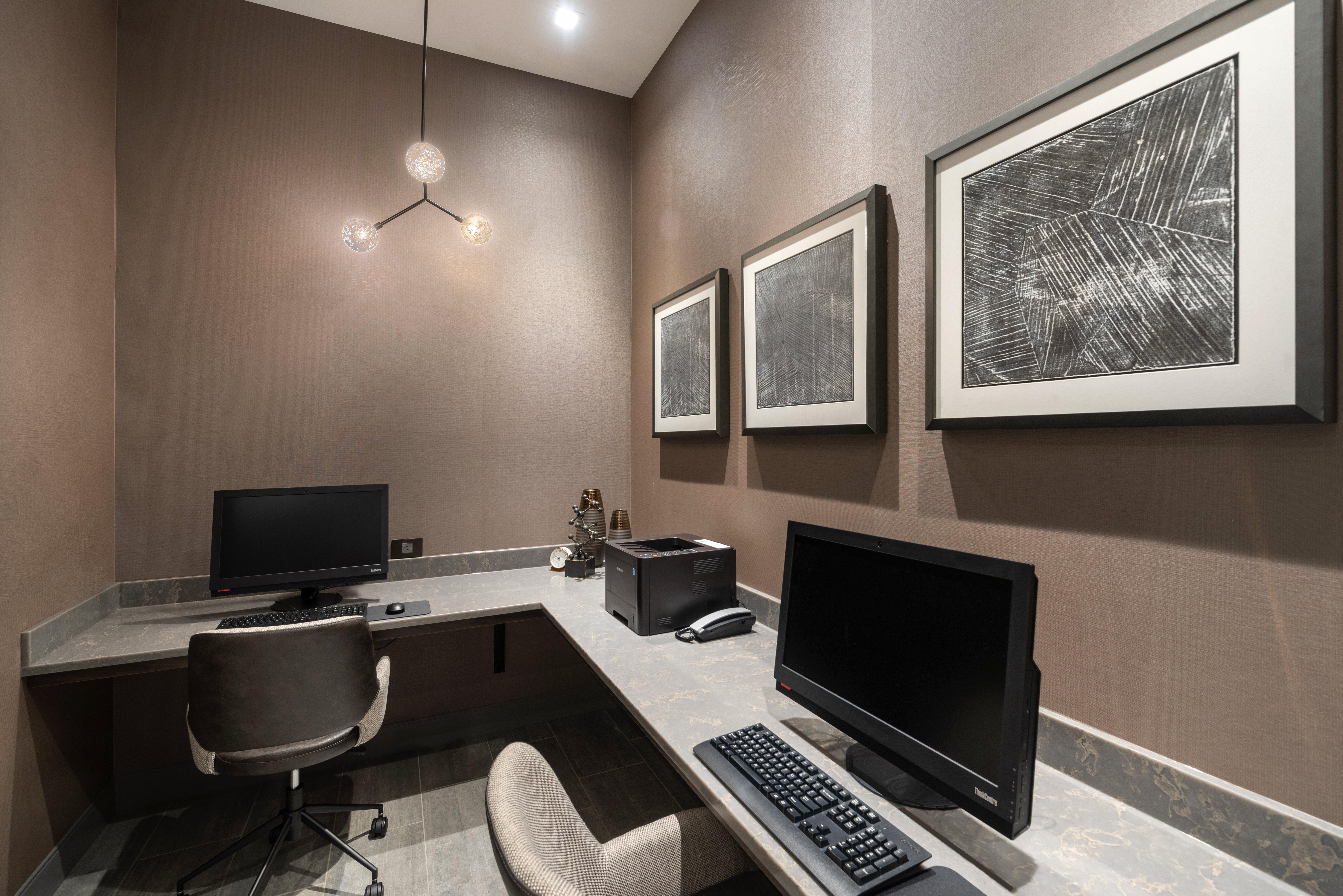 Holiday Inn Boston Logan Airport - Chelsea By Ihg Exterior photo