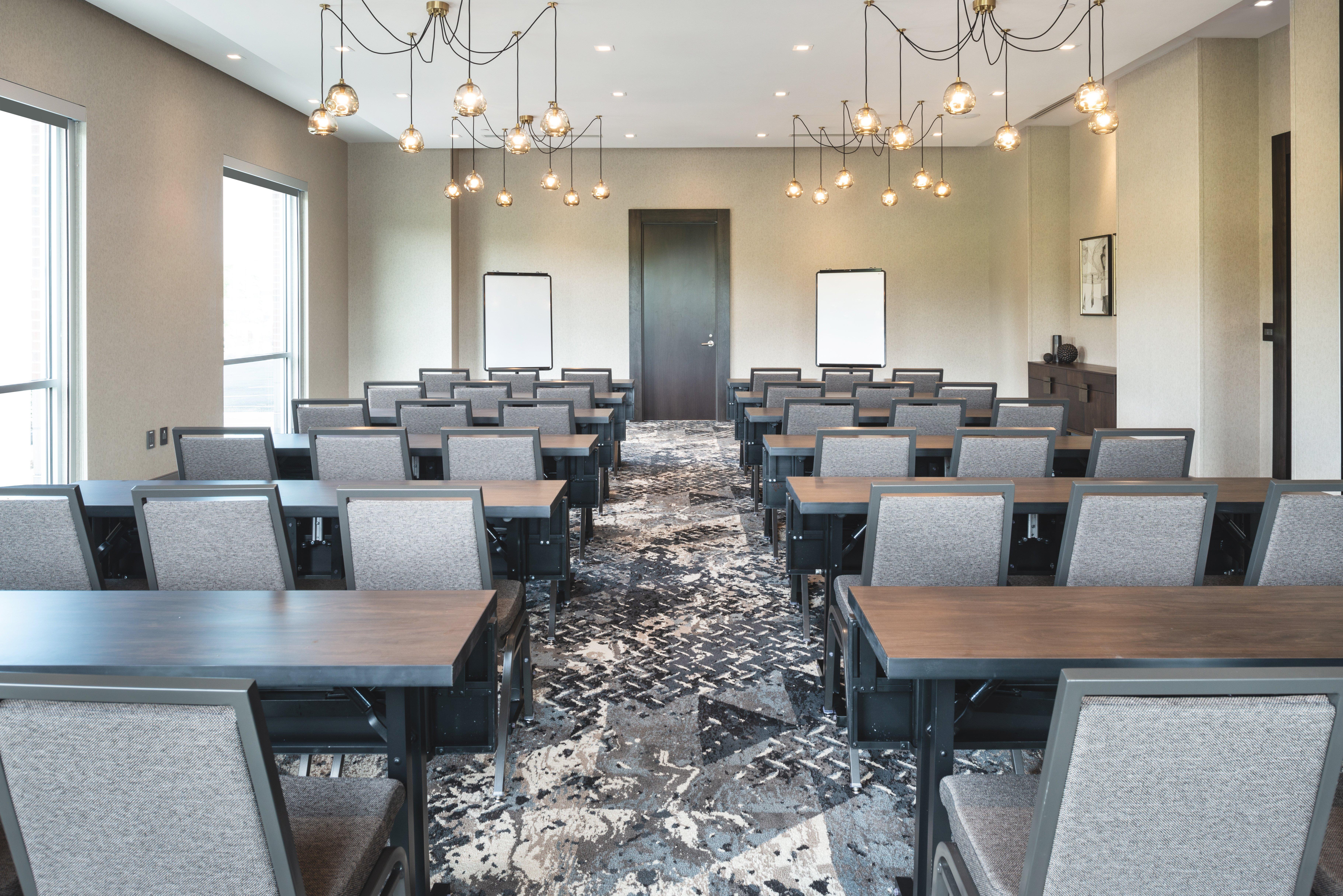 Holiday Inn Boston Logan Airport - Chelsea By Ihg Exterior photo