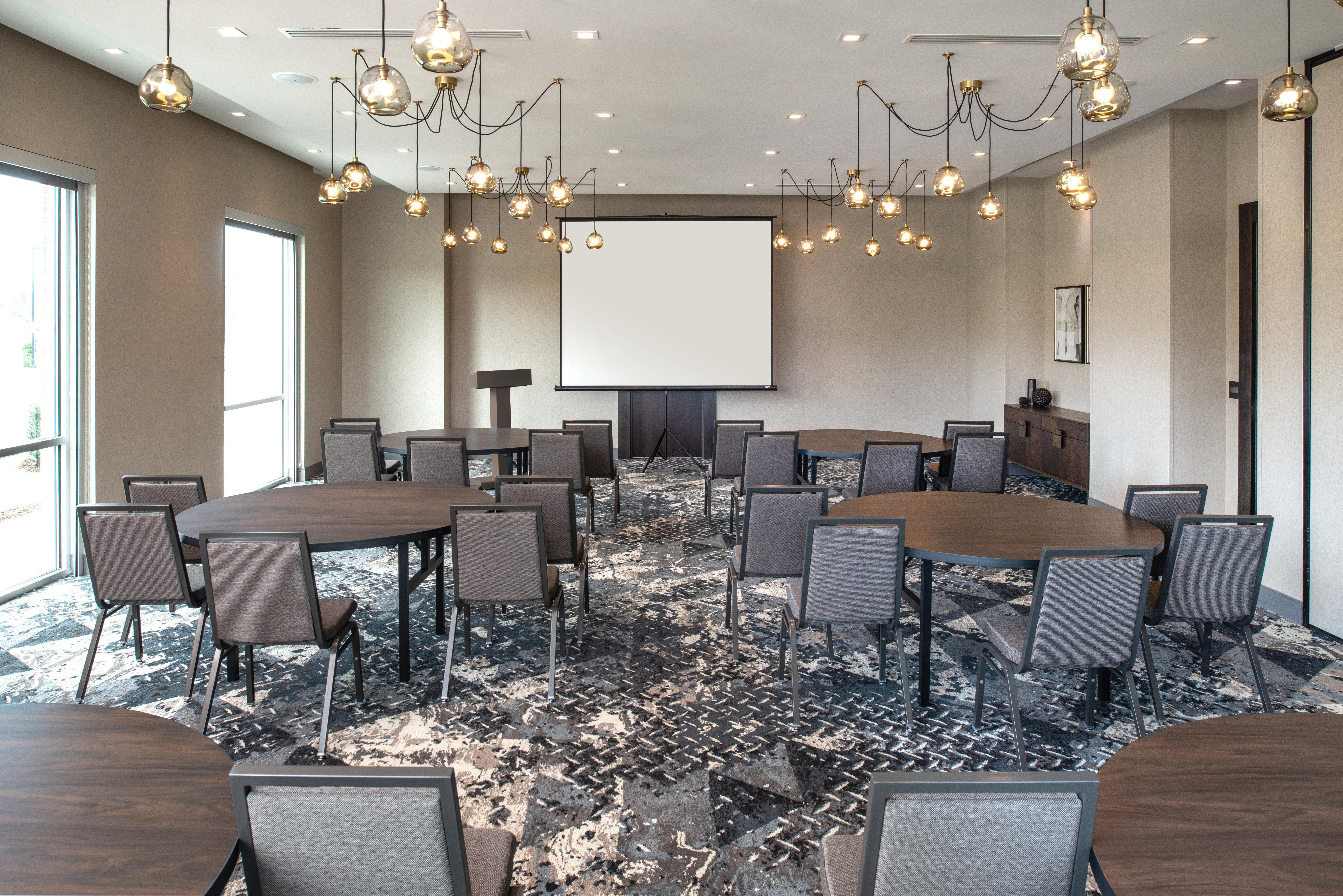 Holiday Inn Boston Logan Airport - Chelsea By Ihg Exterior photo