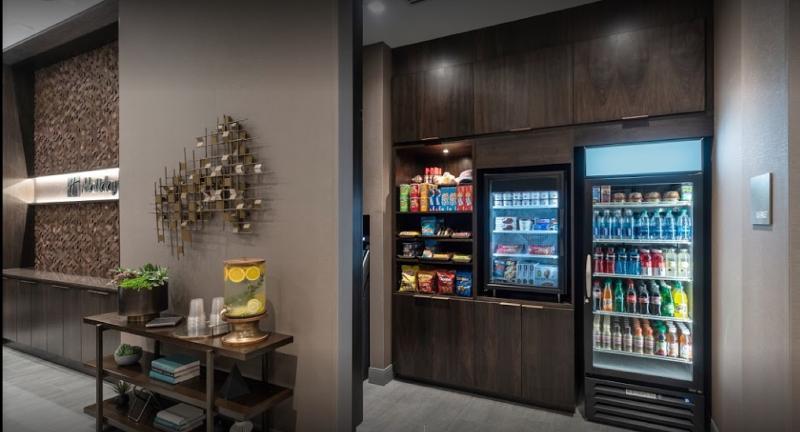 Holiday Inn Boston Logan Airport - Chelsea By Ihg Exterior photo